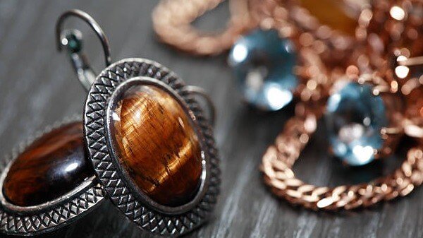 Antique old gold jewelry buyers in Salisbury North Carolina. Updated 2025